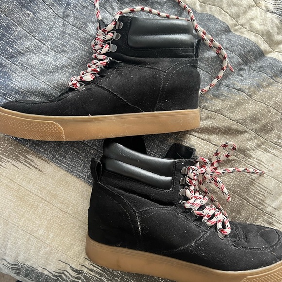 Steve Madden sneaker wedges - Picture 2 of 4